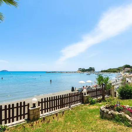 Nel Mare Laganas